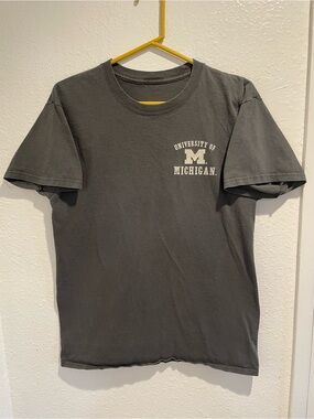 University of Michigan Campfire Graphic Tee 🌲 Men's S / Unisex